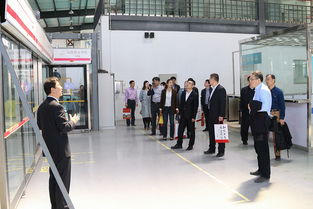 濟(jì)南高新東區(qū)商業(yè)發(fā)展中心考察團(tuán)訪問我院